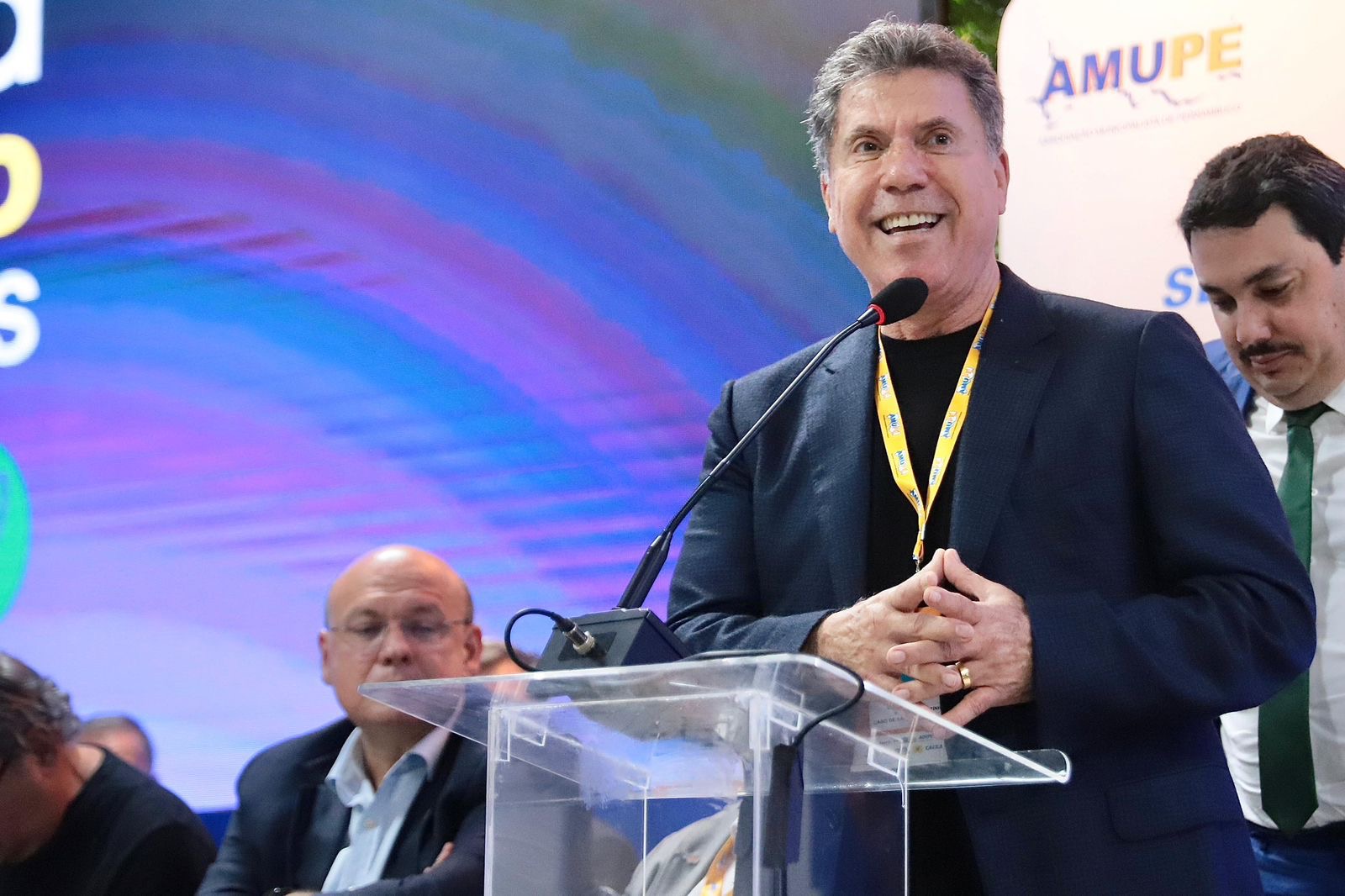 Lula Cabral representa a Alepe e o Cabo em seminário da Amupe