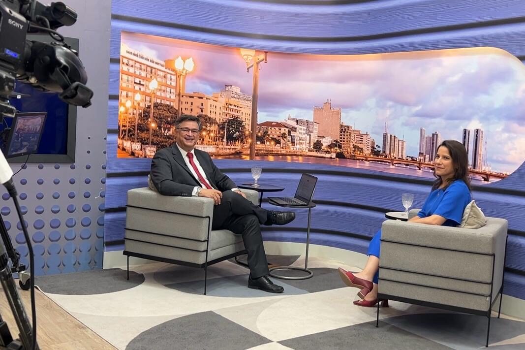 Fernando Rêgo Barros estreia programa de entrevistas na Tribuna