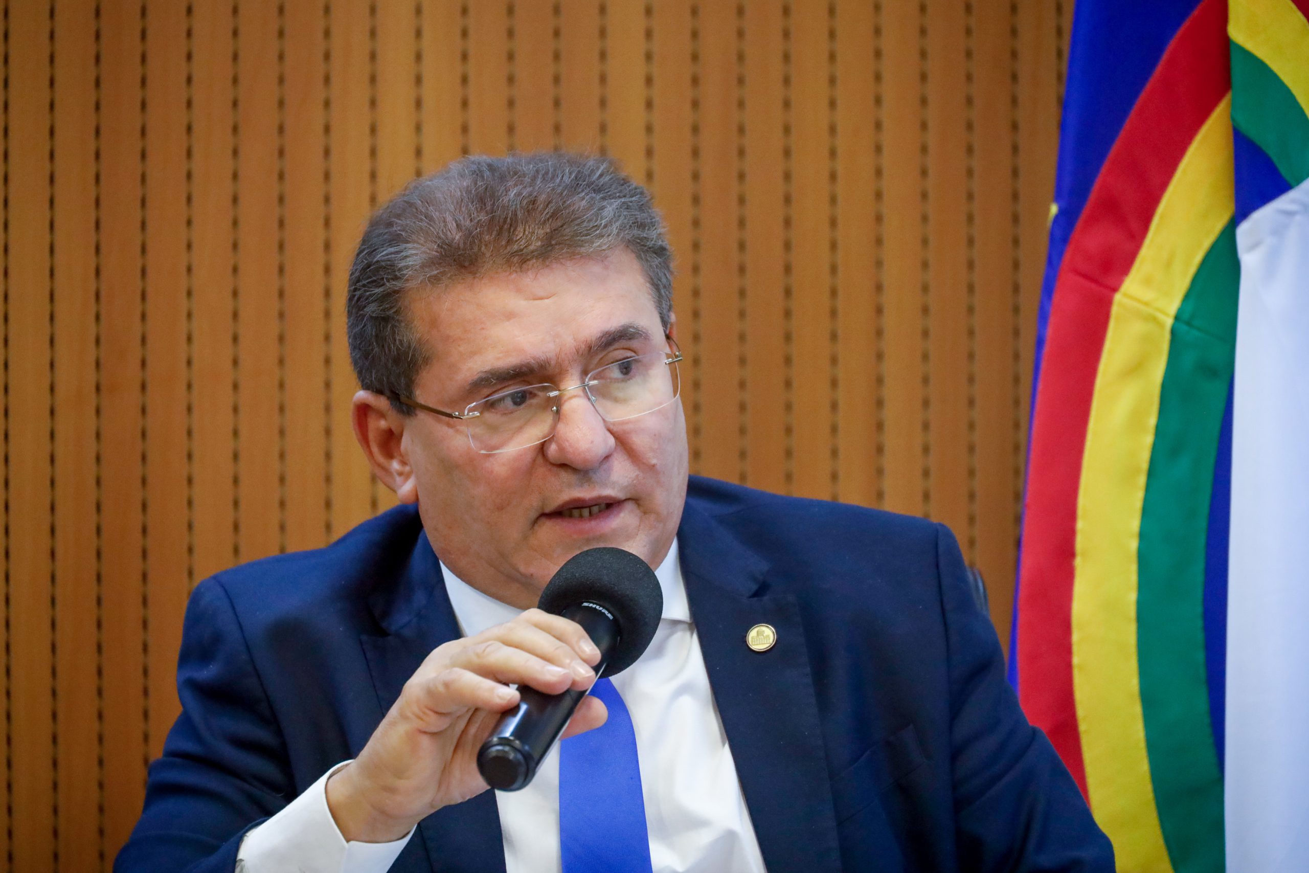 Duque pede que Estado acelere repasse de emendas para a compra de ambulâncias