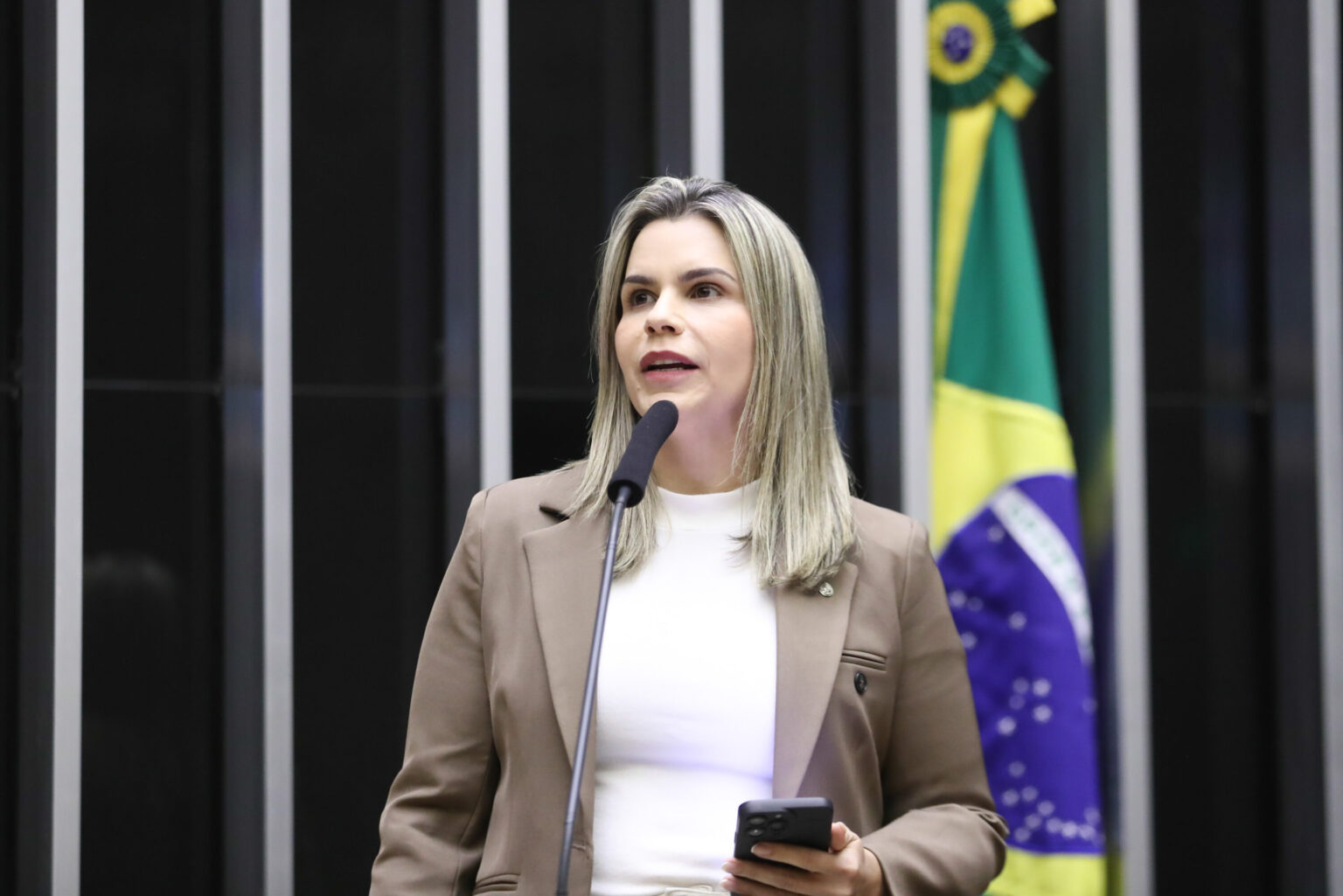 Vitória de Trump reacende chama bolsonarista no coração de Clarissa