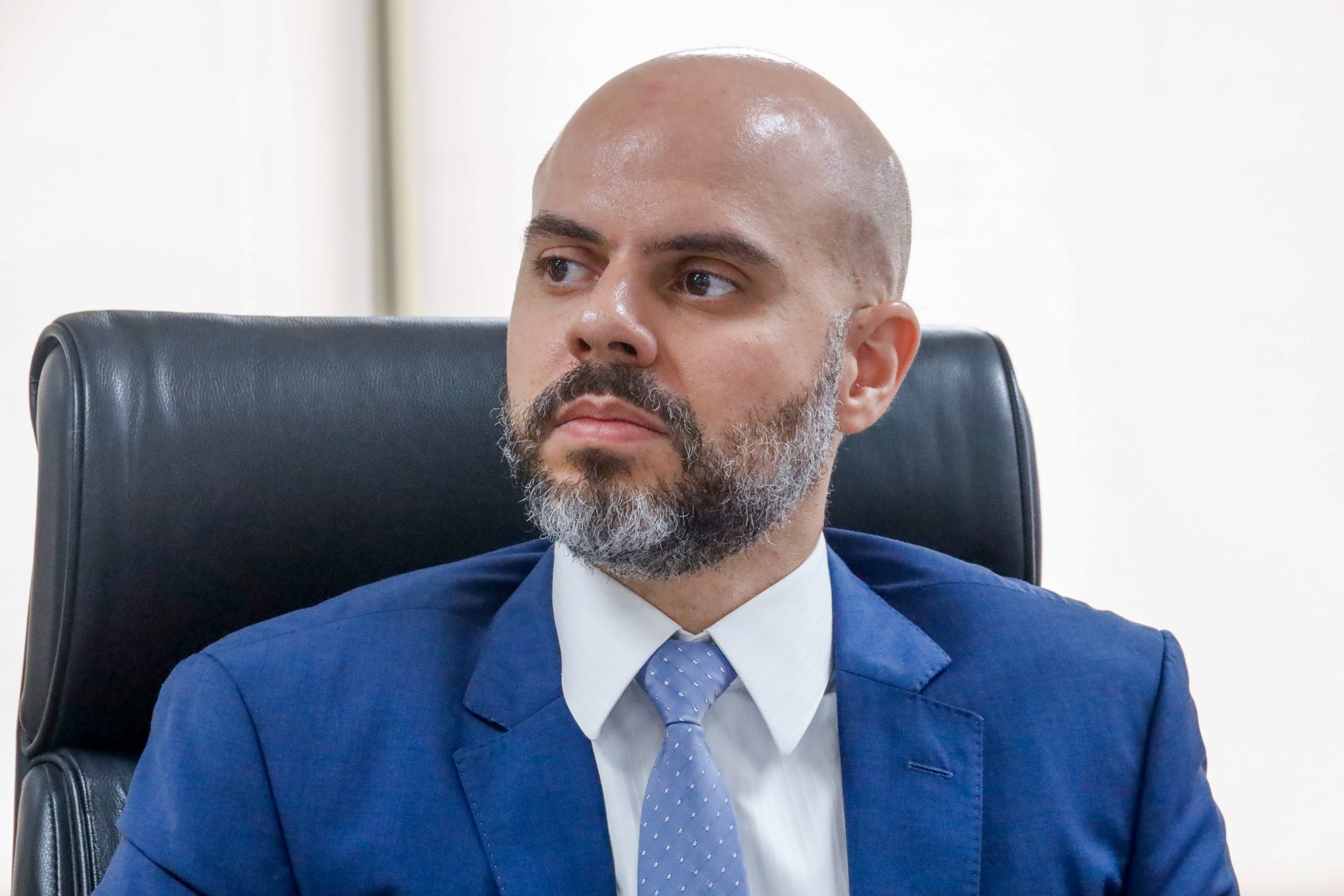 Romero defende práticas religiosas em unidades públicas de ensino de PE