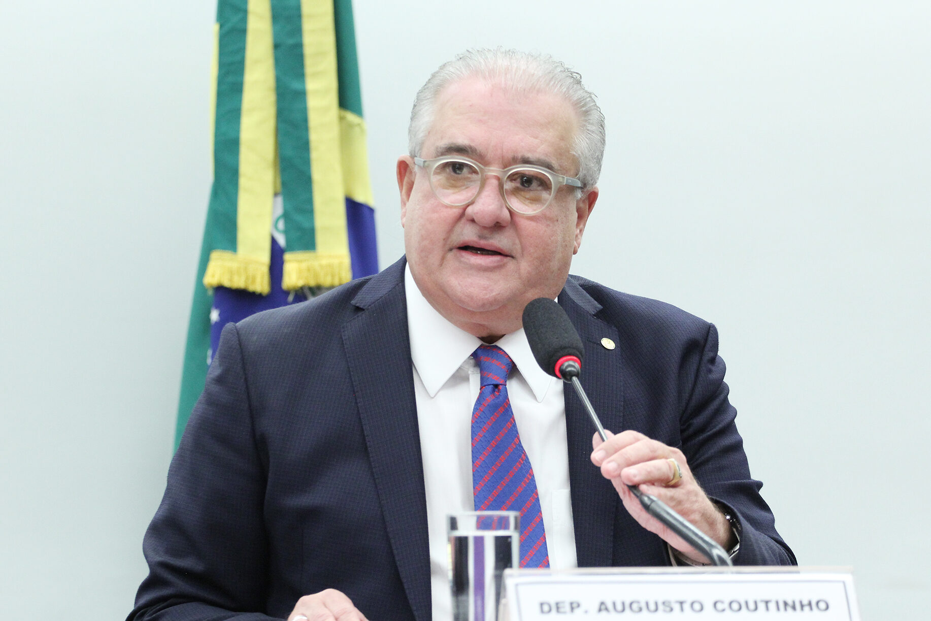 Câmara dos Deputados aprova criação de empresa pública aeroespacial