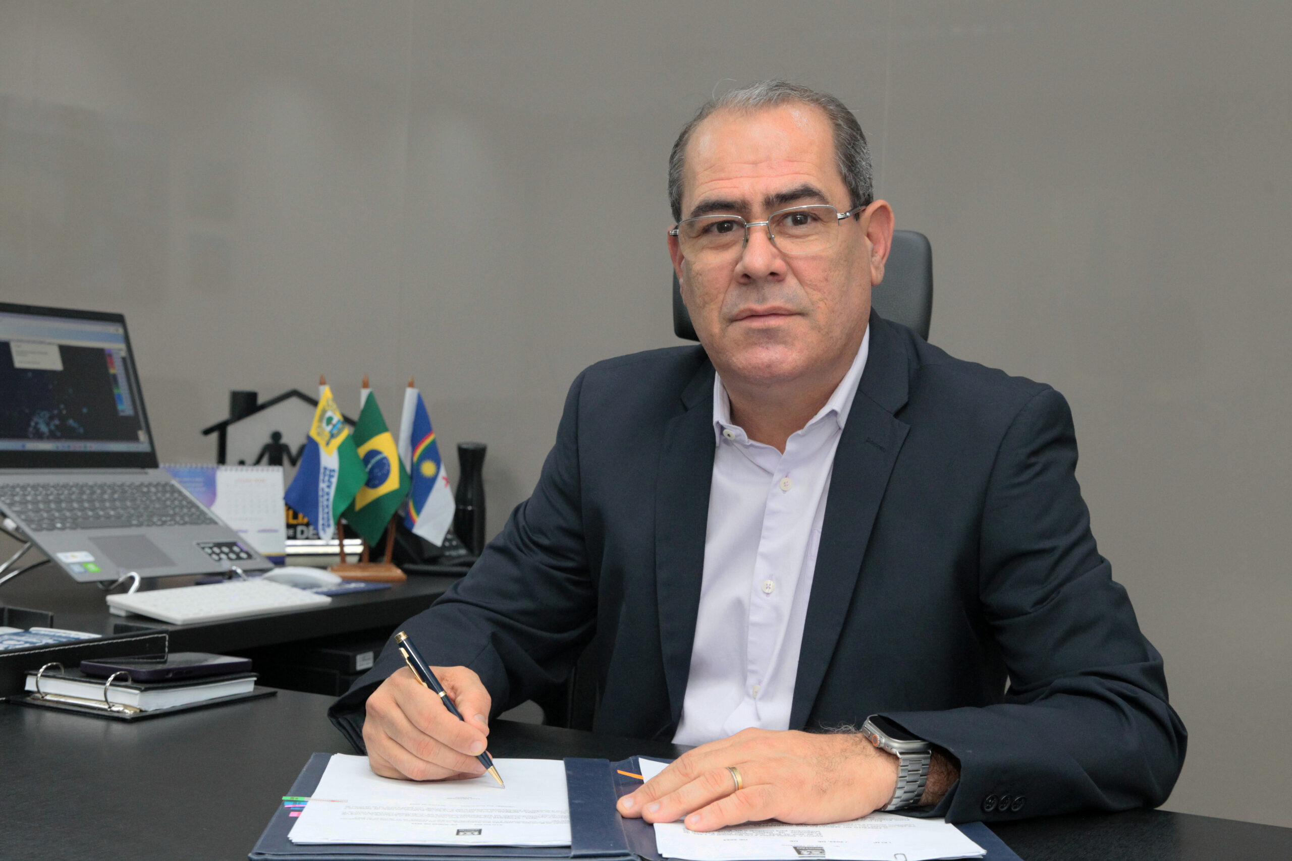 Mano Medeiros prepara reforma administrativa em Jaboatão 