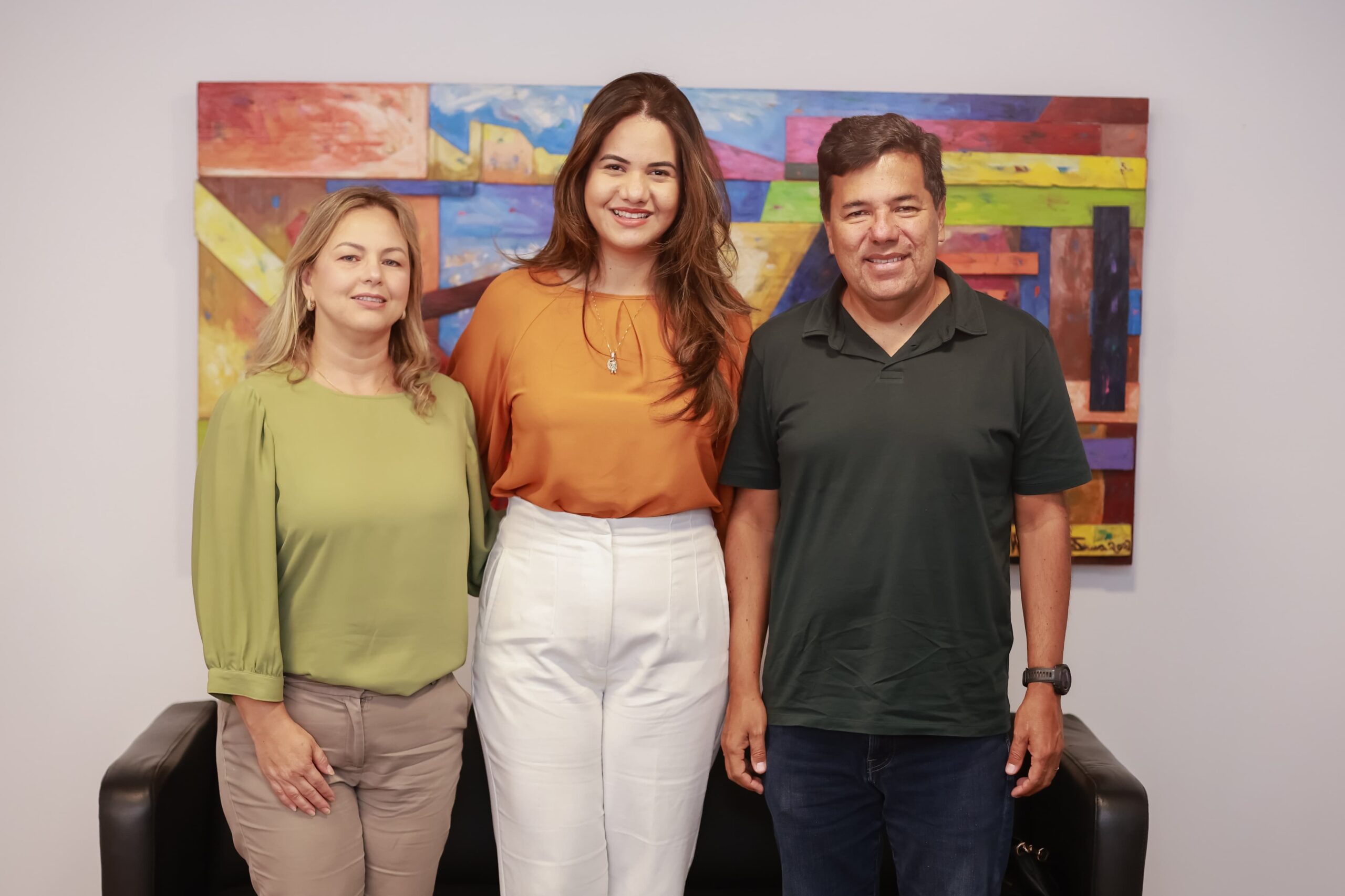 Mirella se reúne com deputados federais em busca de parcerias para Olinda