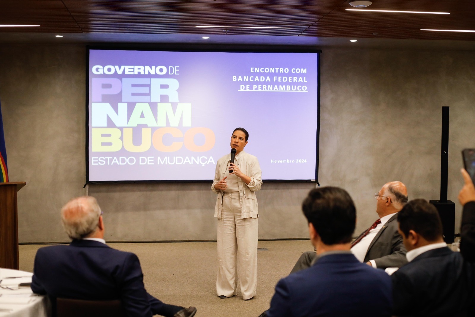 Raquel reúne bancada federal e ministros para debater recursos 