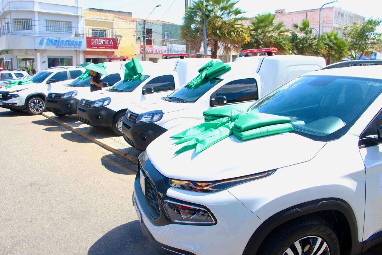 Serra Talhada amplia frota da saúde com cinco novos veículos 