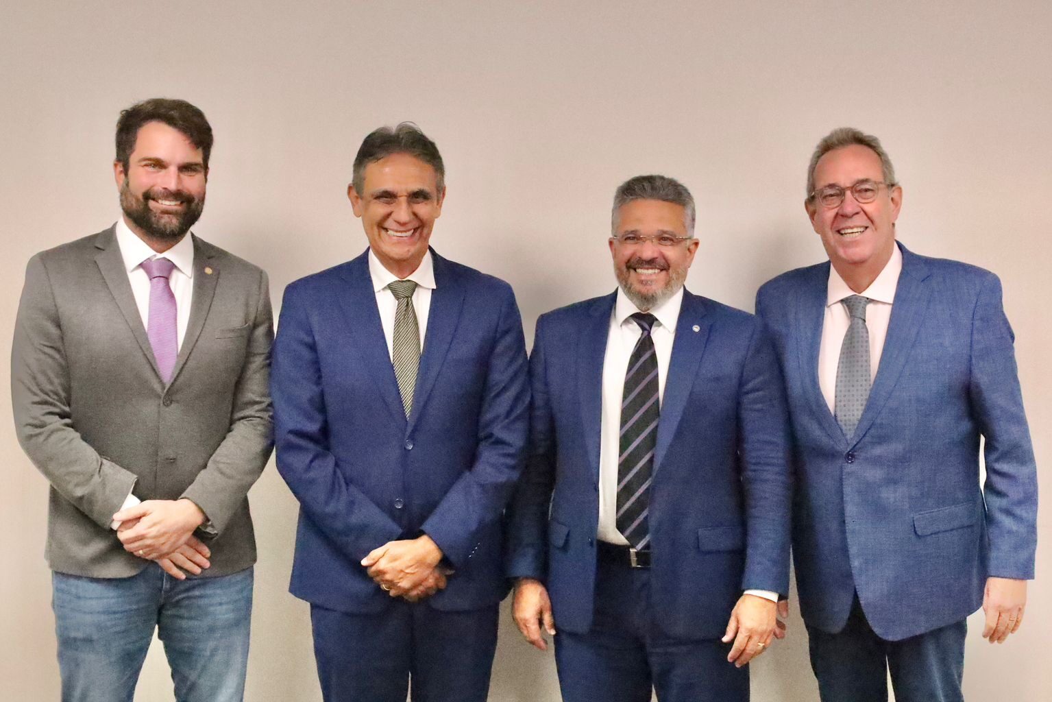 Deputados do Republicanos anunciam apoio à reeleição de Álvaro e Gustavo