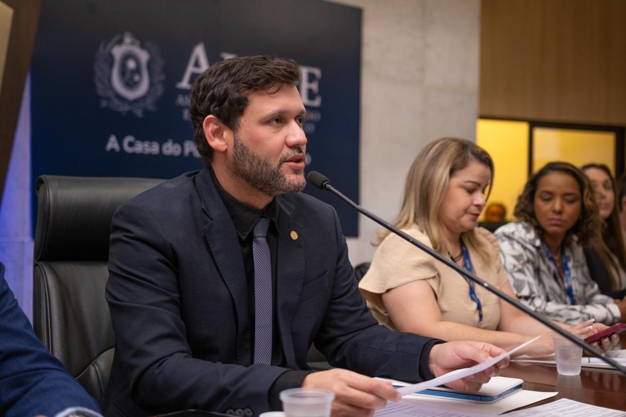 Gilmar coordena debate para fortalecer profissionais de Enfermagem que atuam no SAMU