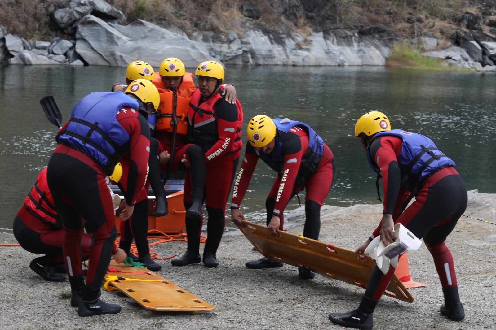 Defesa Civil do Jaboatão realiza treinamento aquático com Grupo de Apoio a Desastres
