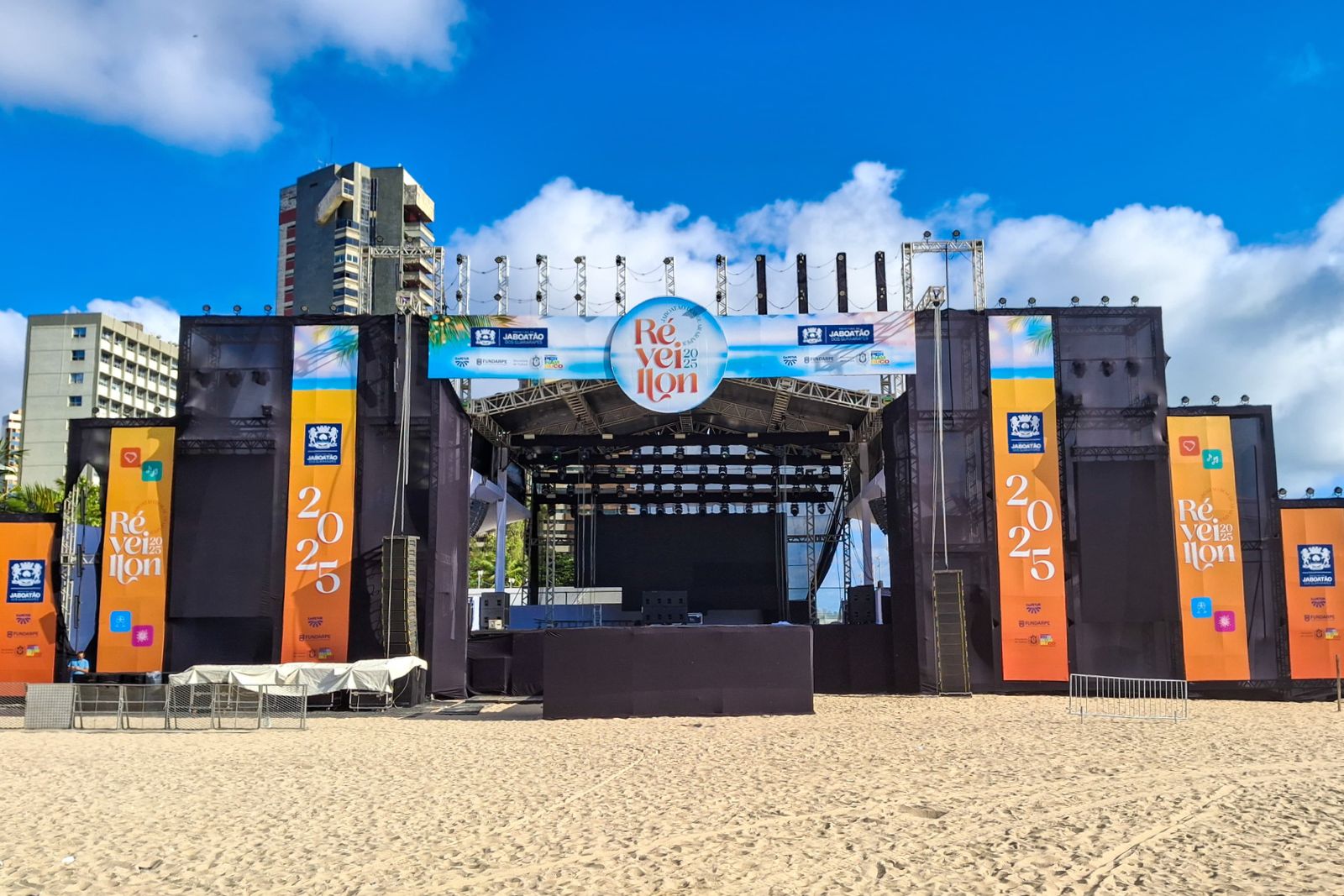 Com Claudia Leitte, Dilsinho e Vitor Fernandes, réveillon de Jaboatão começa neste sábado (28)