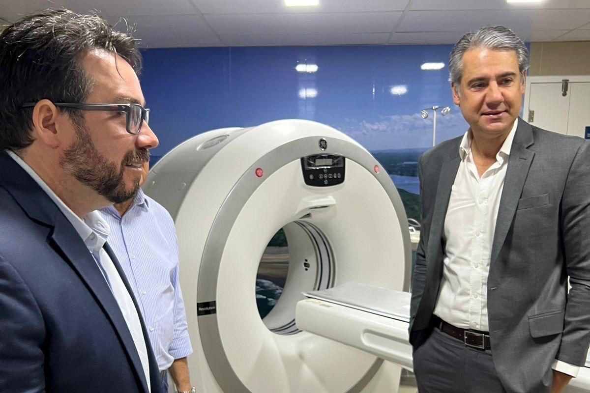 Fernando Monteiro entrega equipamento ao Hospital Memorial Jaboatão