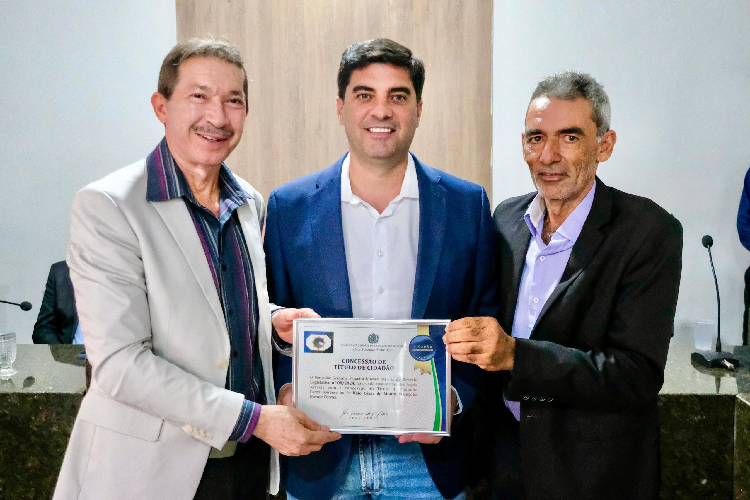 Kaio Maniçoba recebe título de cidadão de Carnaubeira da Penha