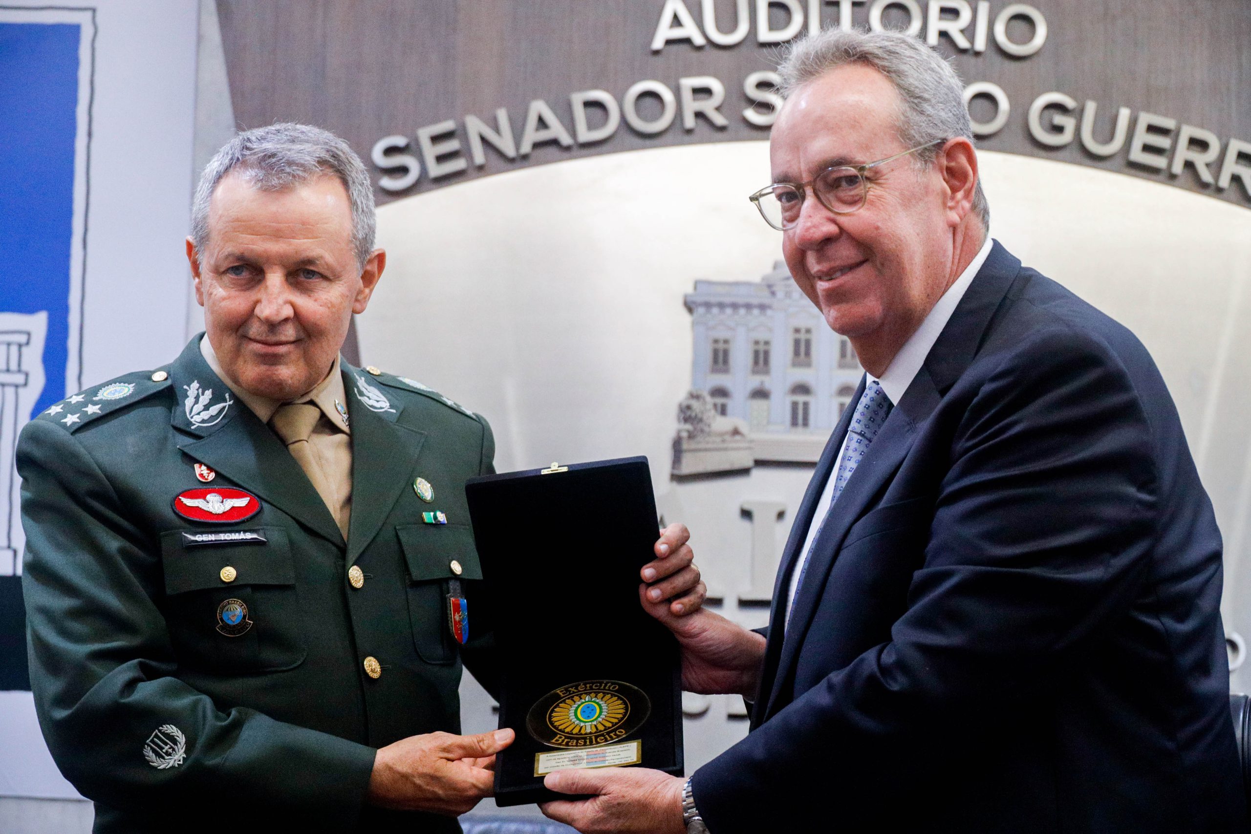 Comandante do Exército é reconhecido como cidadão pernambucano