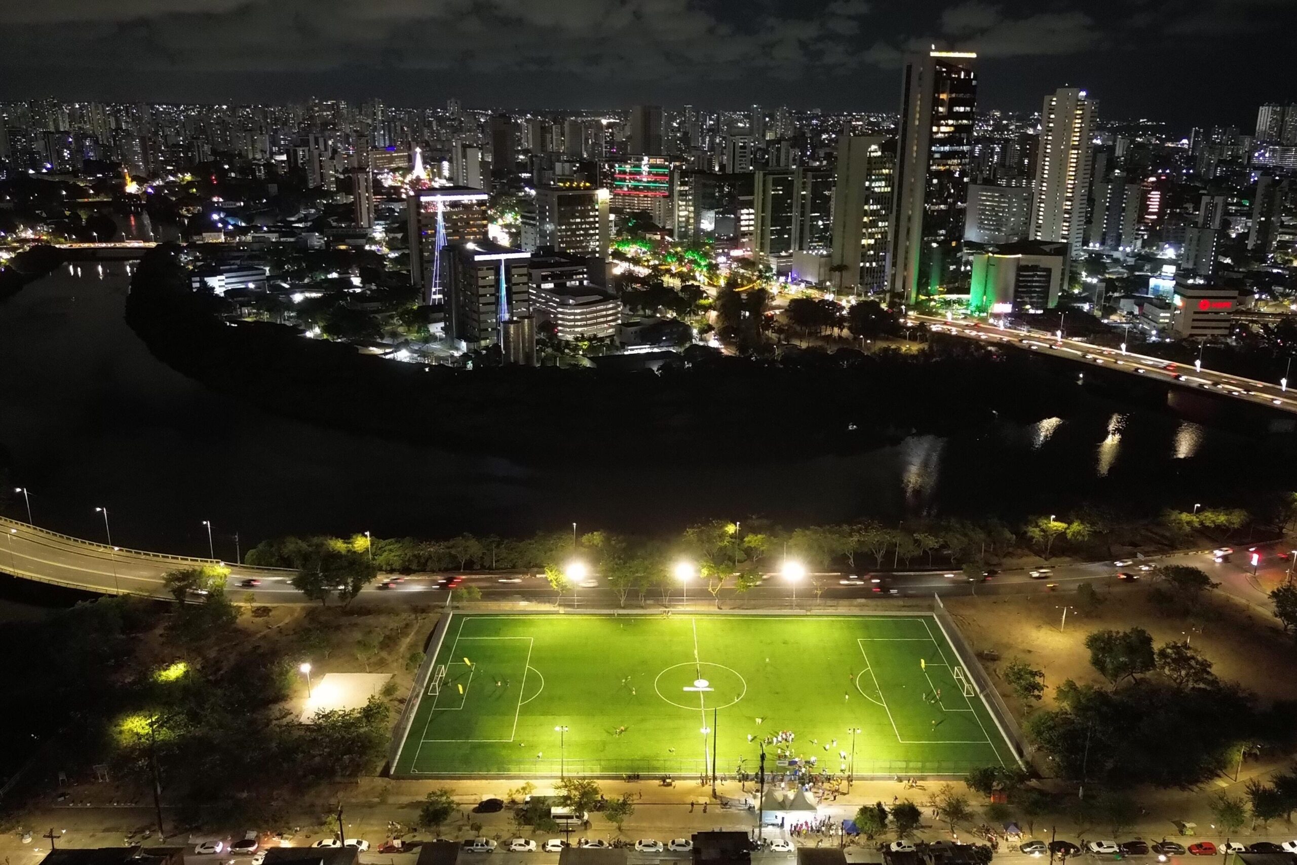 Prefeitura do Recife entrega 13º Gramadão no Coque