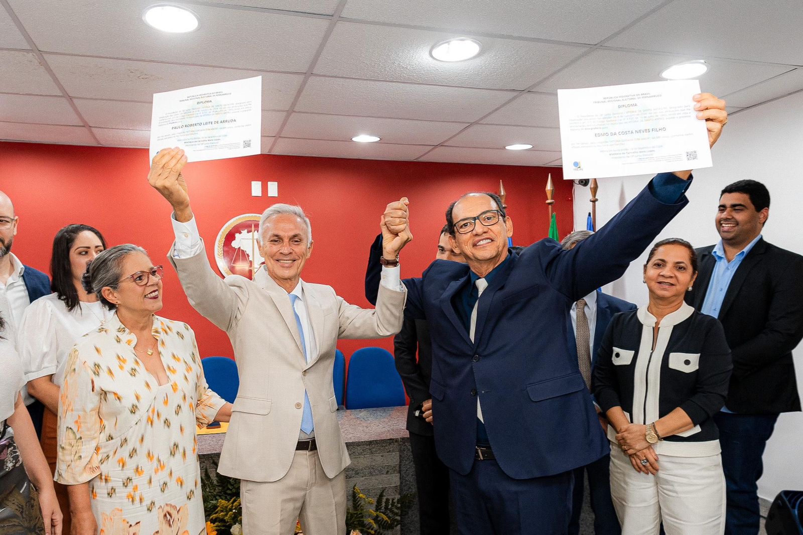 Em Vitória, Paulo Roberto e Edmo Neves são diplomados para mais um mandato