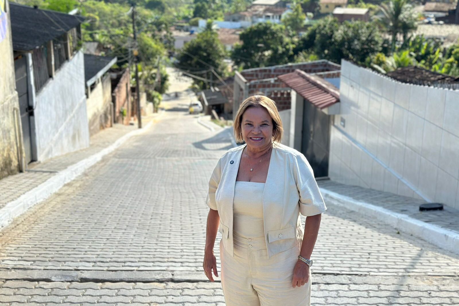 Programa Rua Nova entrega mais três vias pavimentadas em Camaragibe