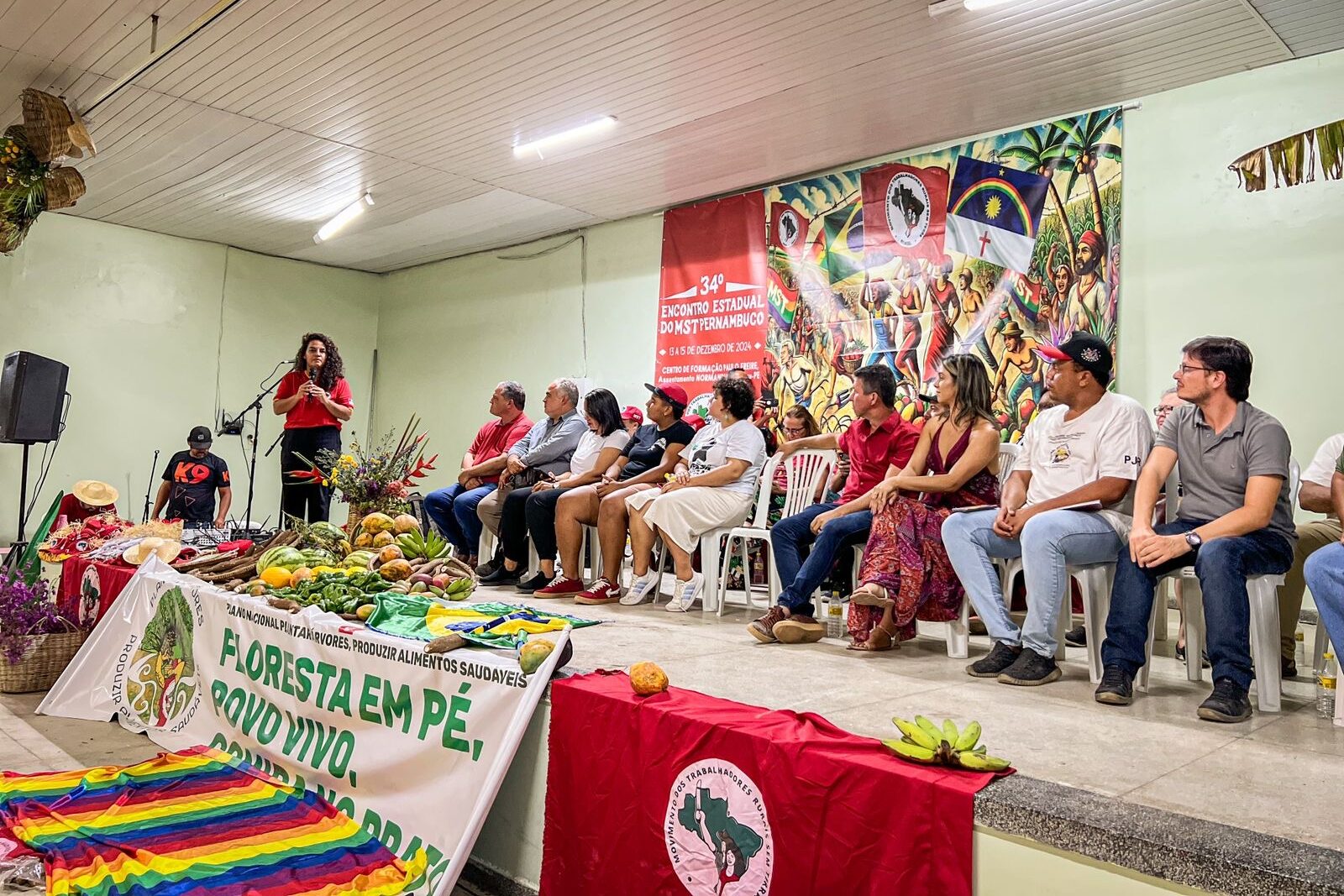 Em Caruaru, MST encerra 34º encontro estadual com ato político