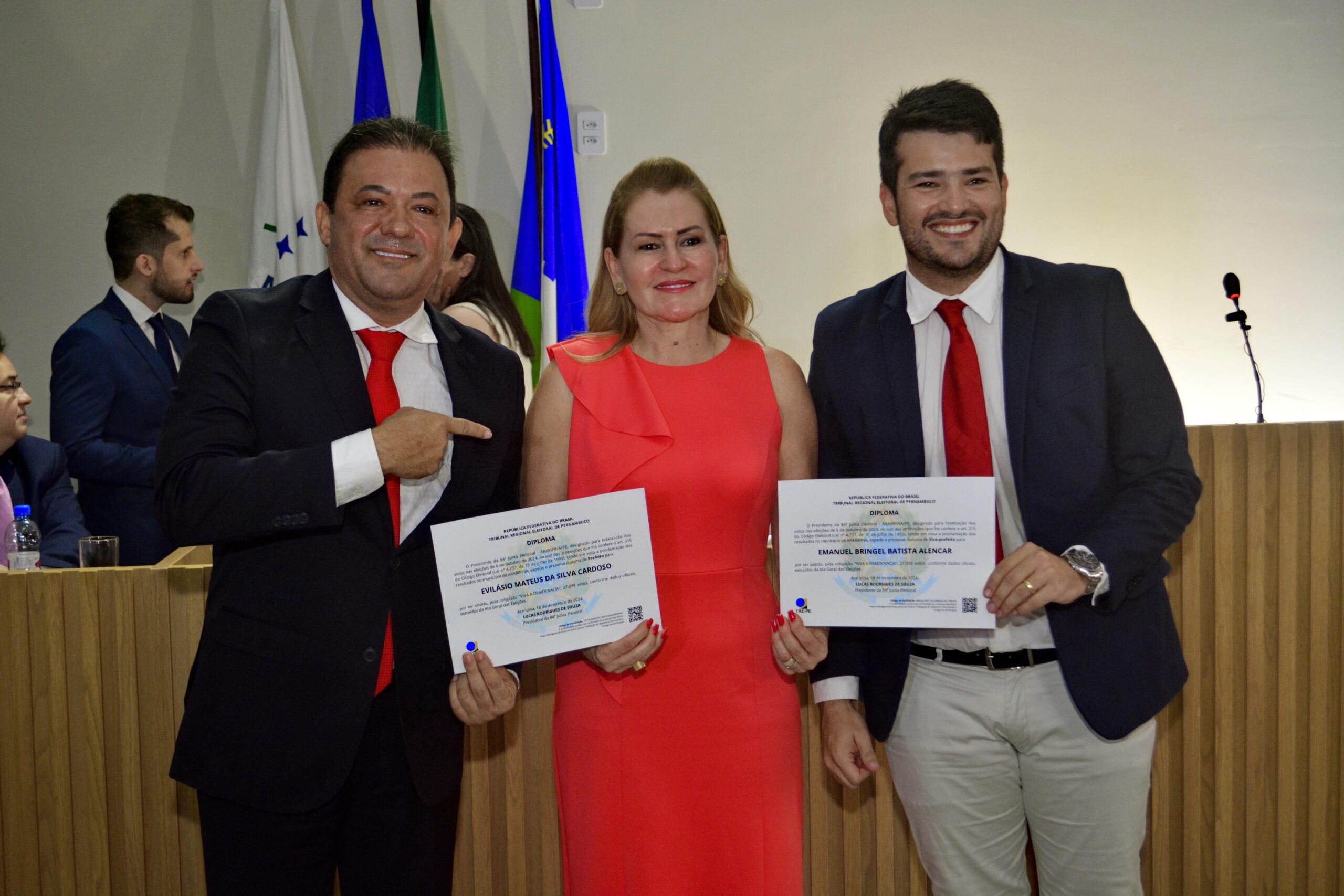 Roberta Arraes prestigia diplomação de Evilásio Mateus e Bringel Filho