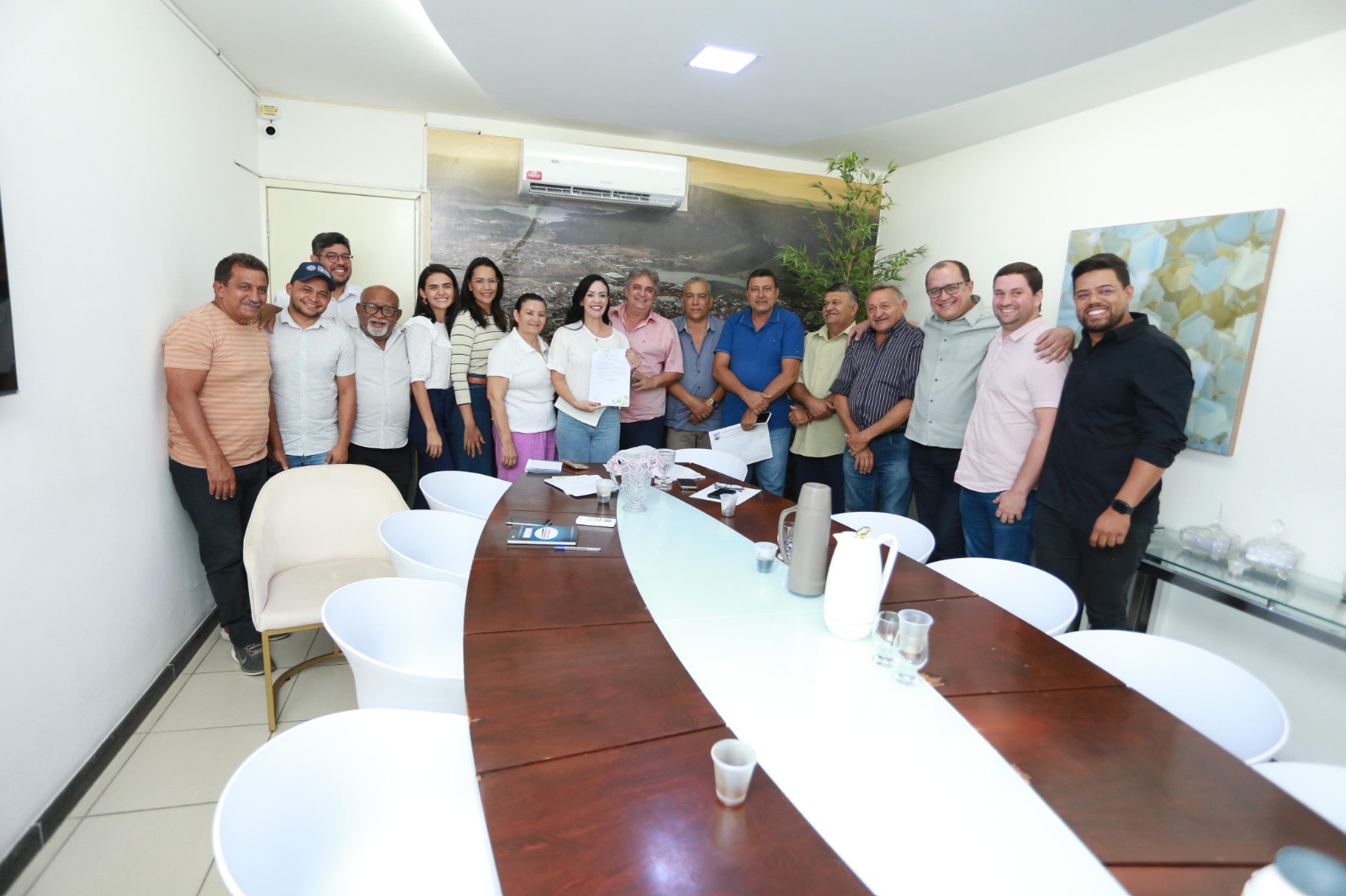 Márcia Conrado propõe reajuste para diversas categorias em Serra Talhada