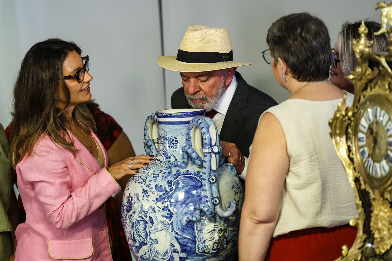 Obras destruídas em tentativa de golpe voltam ao acervo do Planalto