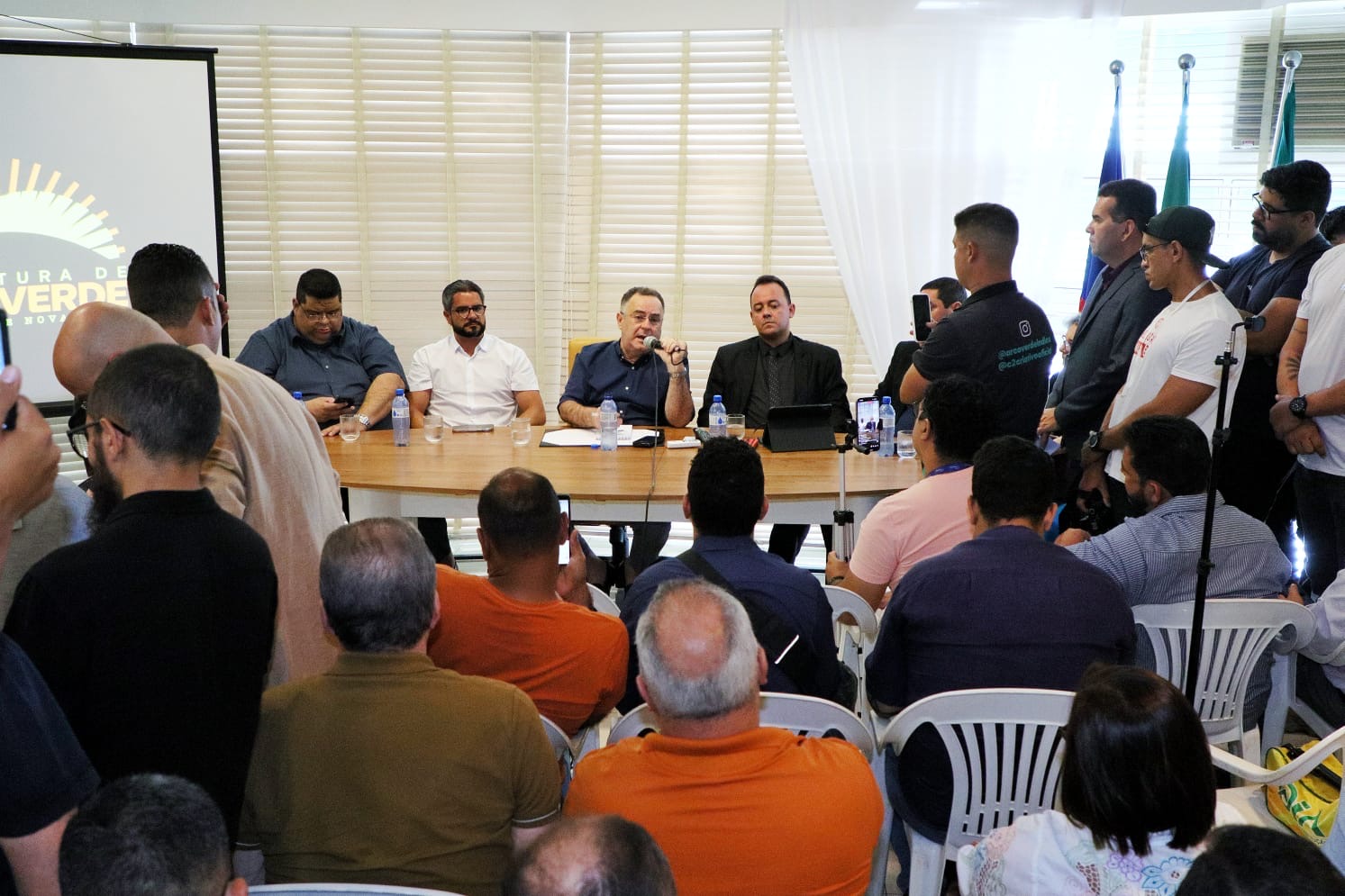 Zeca recebe Prefeitura de Arcoverde com quase R$ 19 milhões em dívidas