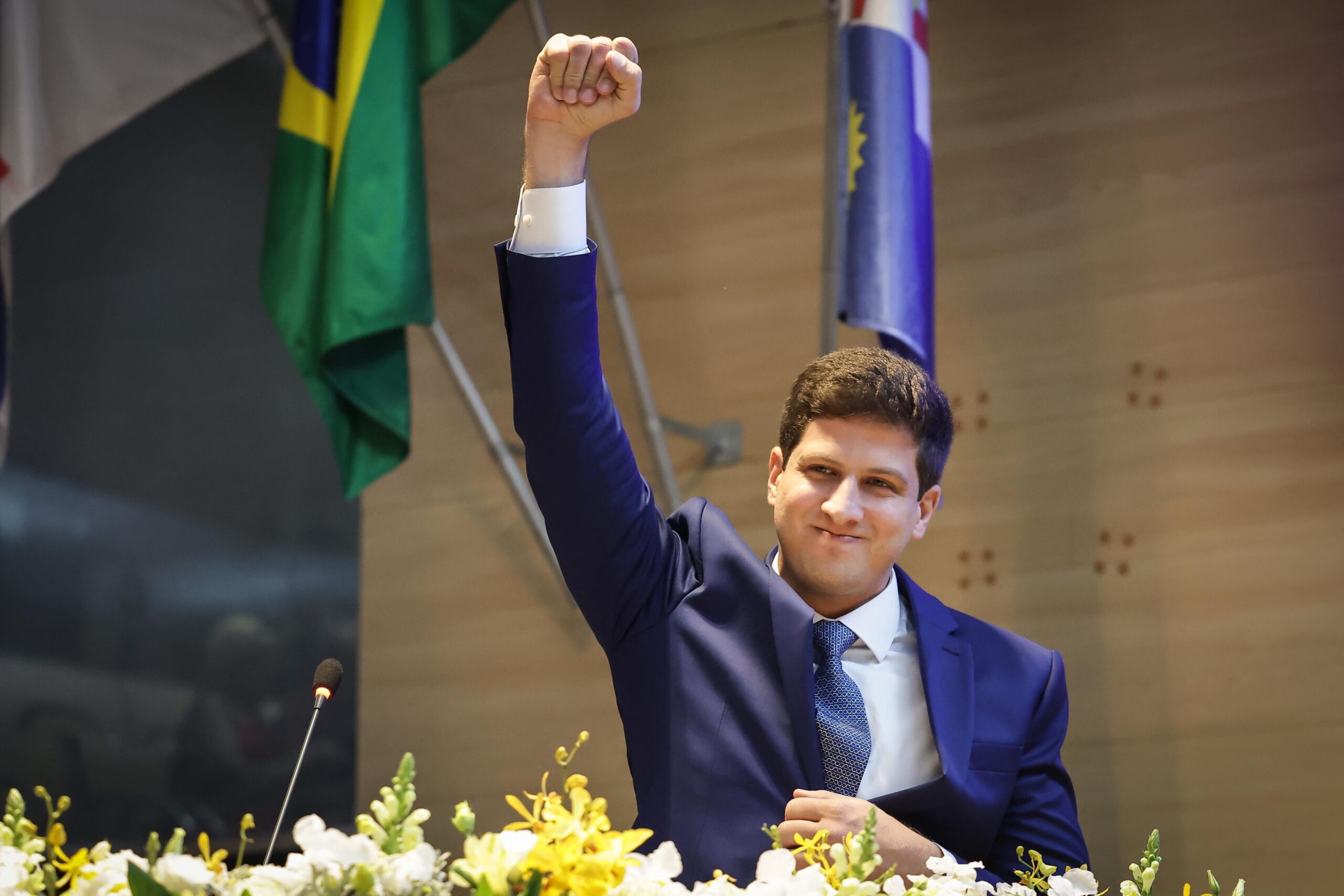João Campos é empossado e elenca prioridades da nova gestão no Recife