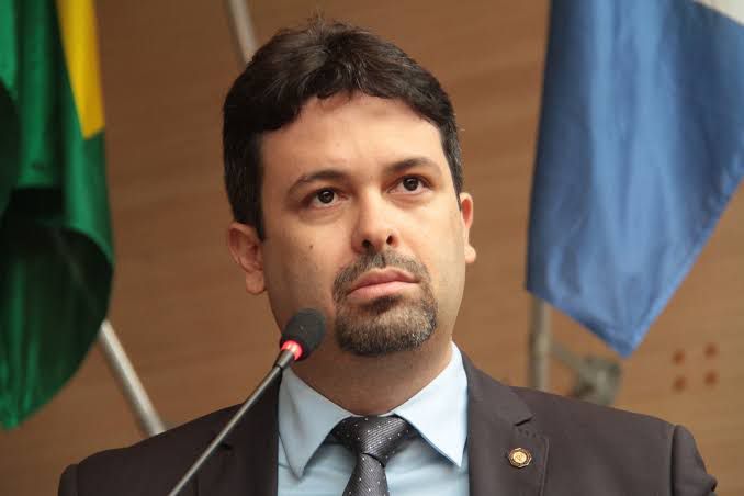 Felipe Alecrim assume liderança da oposição na Câmara Recife