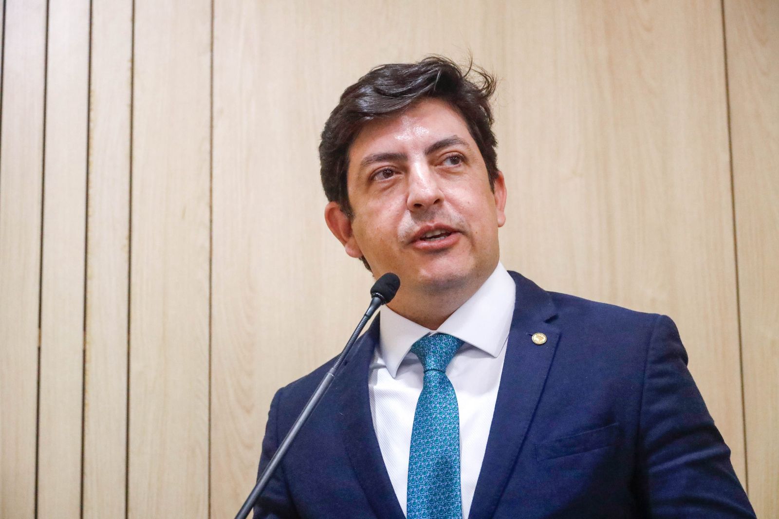 Henrique Filho assume espaço na comissão mais importante da Alepe