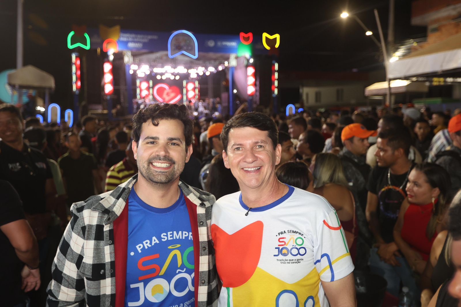 Em Petrolina, Simão abre edição do “Pra Sempre São João”