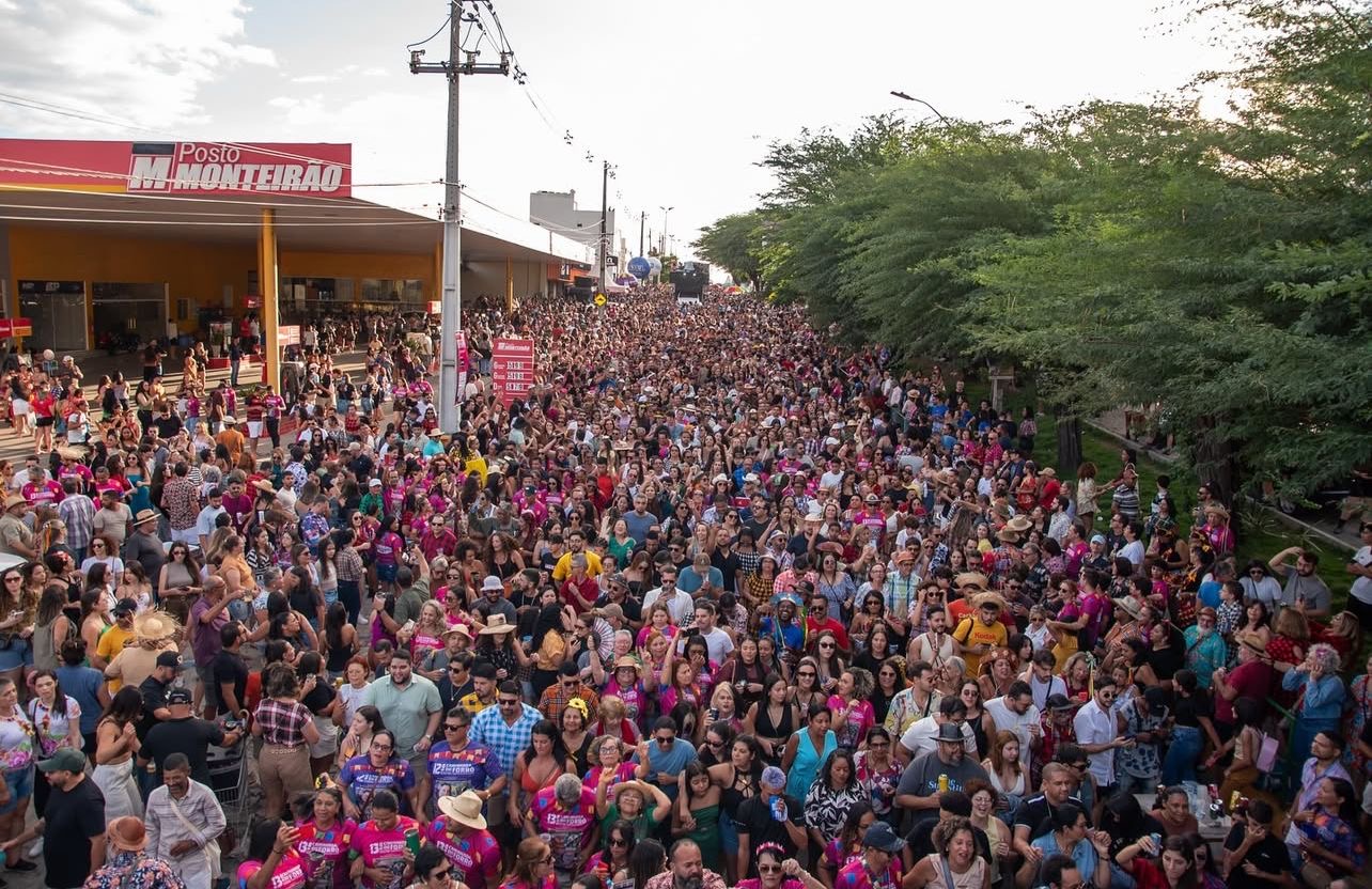 Caminhada do Forró reúne mais de 40 mil pessoas em Arcoverde