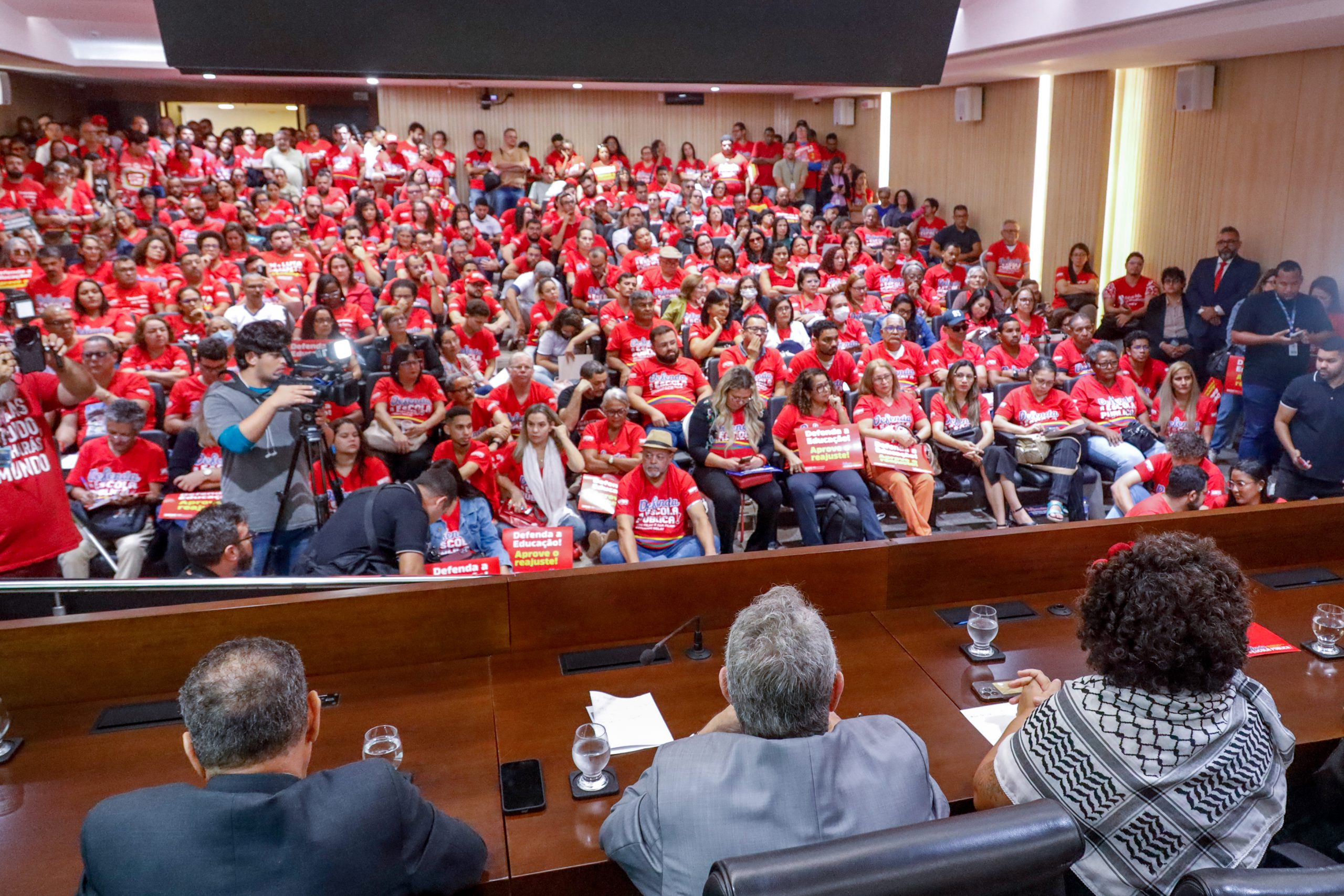 Articulação para aprovação do piso dos professores passou por Álvaro Porto