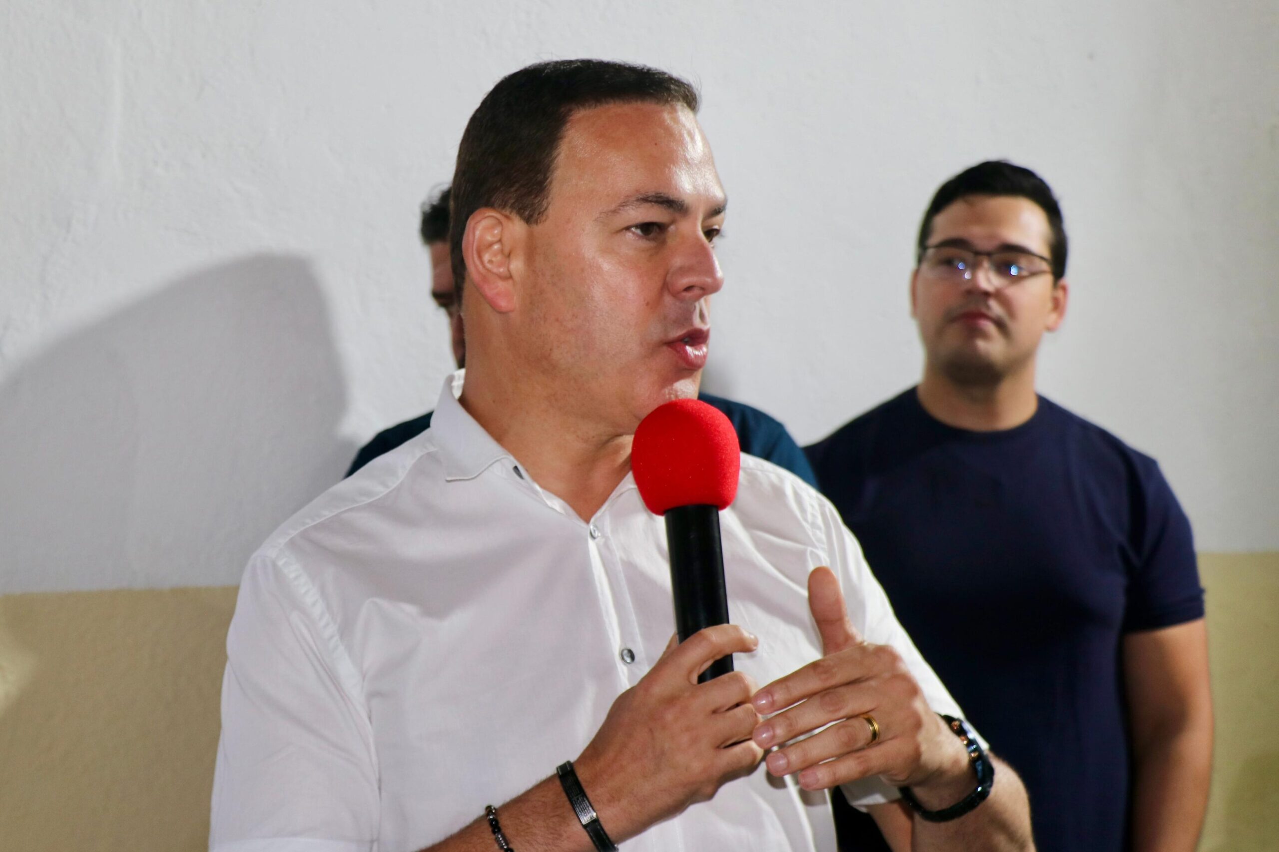 Em Garanhuns, Sivaldo entrega requalificação da Escola João Pessoa