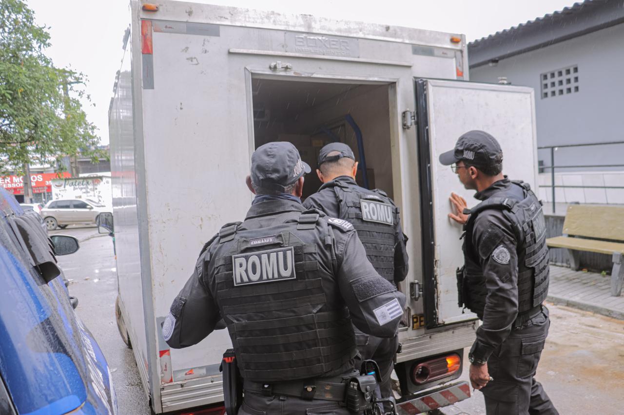 Agentes da Romu e da Guarda Ambiental do Cabo impedem roubo de carga