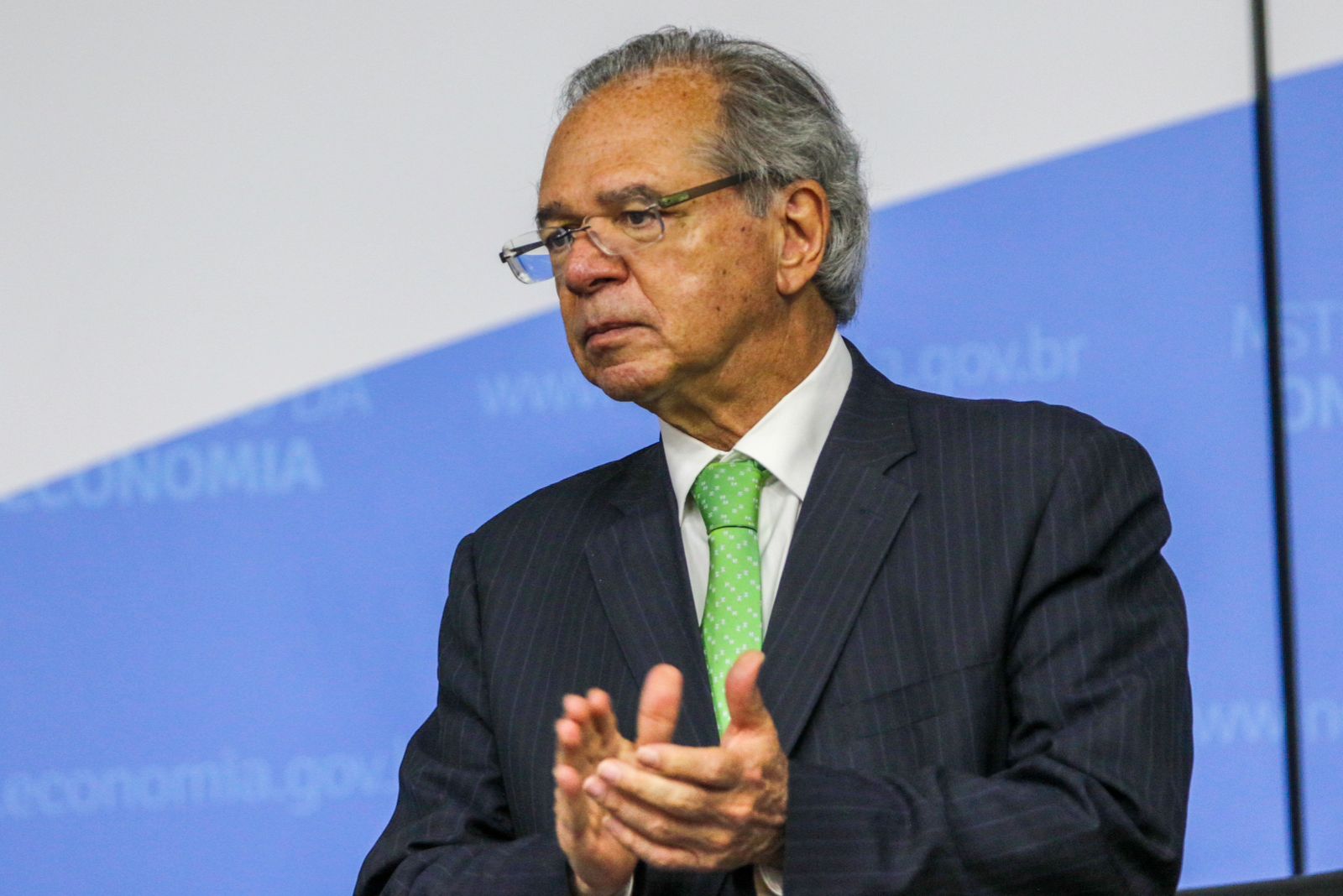 Paulo Guedes palestra em evento para empresários no Recife