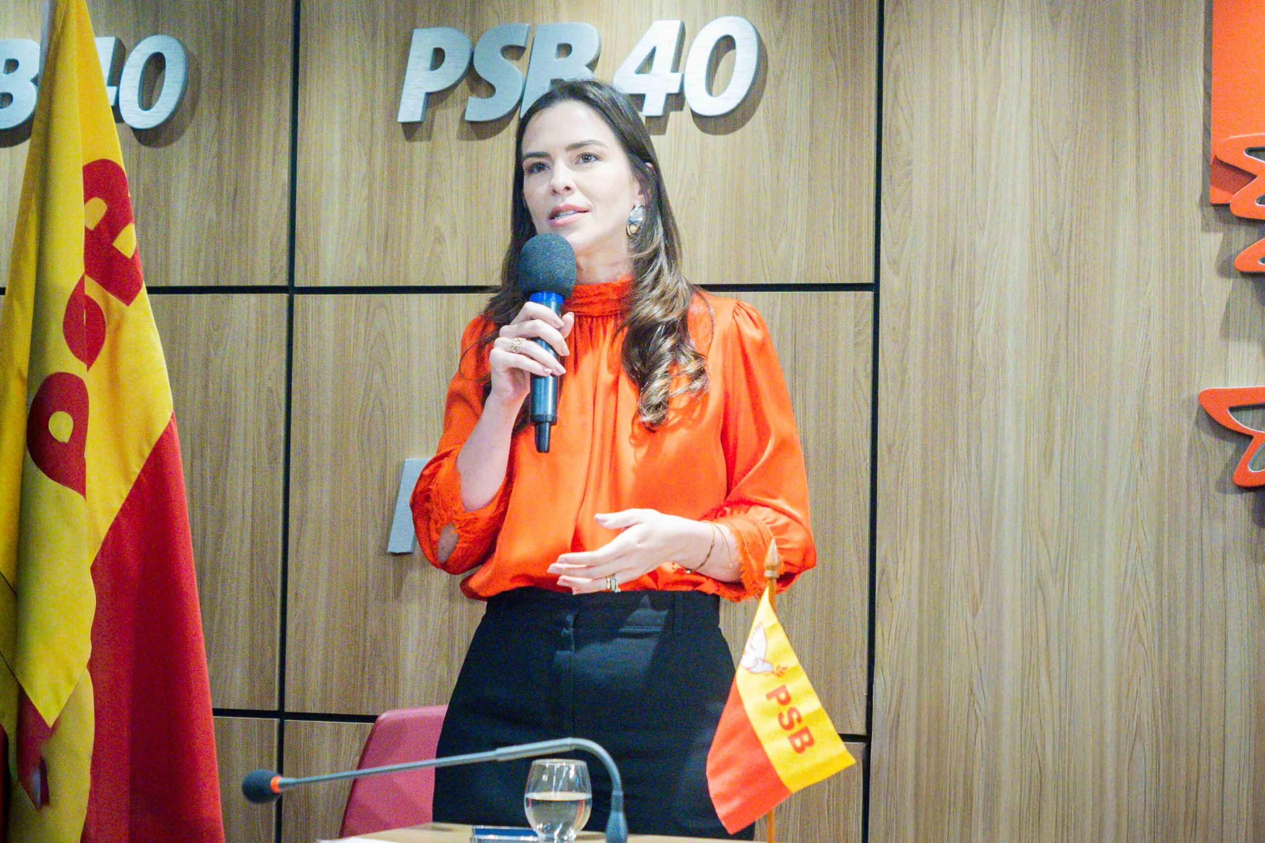 Maria Arraes ingressa no PSB e afirma a João que não será um nome que fica “chantageando”
