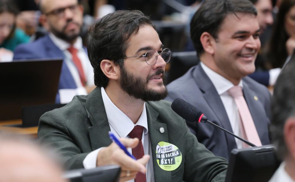 Túlio é o único titular de Pernambuco em comissão que debate o fim da escala 6×1