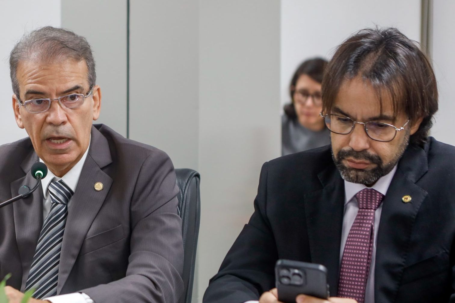 Deputados classificam como fraude “jabuti” em projeto aprovado na Comissão de Finanças