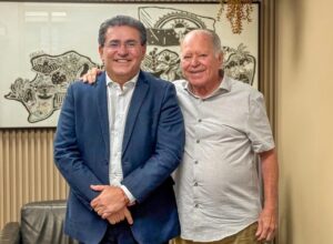 Luciano Duque amplia base com apoio do prefeito de Iguaracy