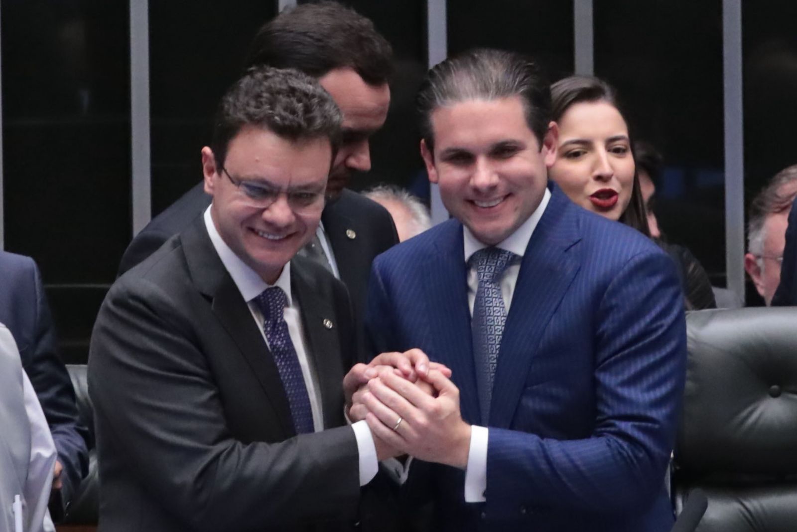 Coluna da quarta: Motta tem dia de vitória em meio a desgastes