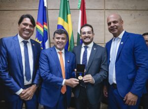 Marcelo Cumaru recebe Medalha Desembargador Amaro César e Lyra em Caruaru