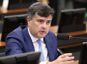 Eduardo da Fonte propõe projeto de ressarcimento aos consumidores por falhas de energia em PE