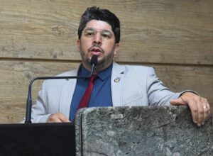 Fagner fortalece laços com Rodrigo e rompe de vez com Zé Queiroz