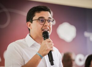 Nos primeiros testes, Victor Marques conduz gestão em meio às chuvas no Recife