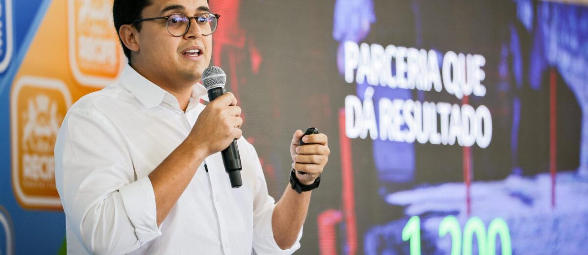 Victor Marques é empossado prefeito do Recife renovando compromissos e fazendo gesto à oposição