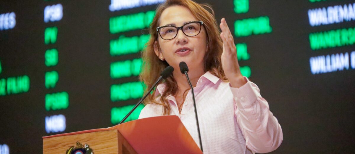 Débora Almeida é a nova líder do PSD na Alepe