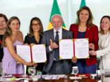 Lula sanciona leis de combate à violência contra a mulher