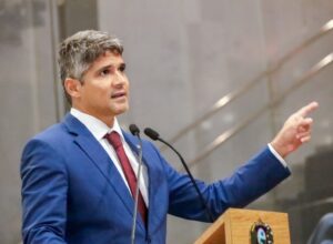 Renato Antunes critica condução de votações na Alepe e atraso na LOA