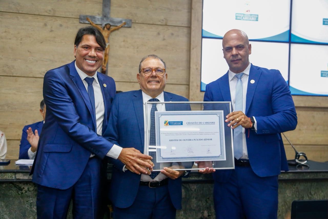 Com atuação reconhecida por lideranças, Aristeu recebe título em Caruaru