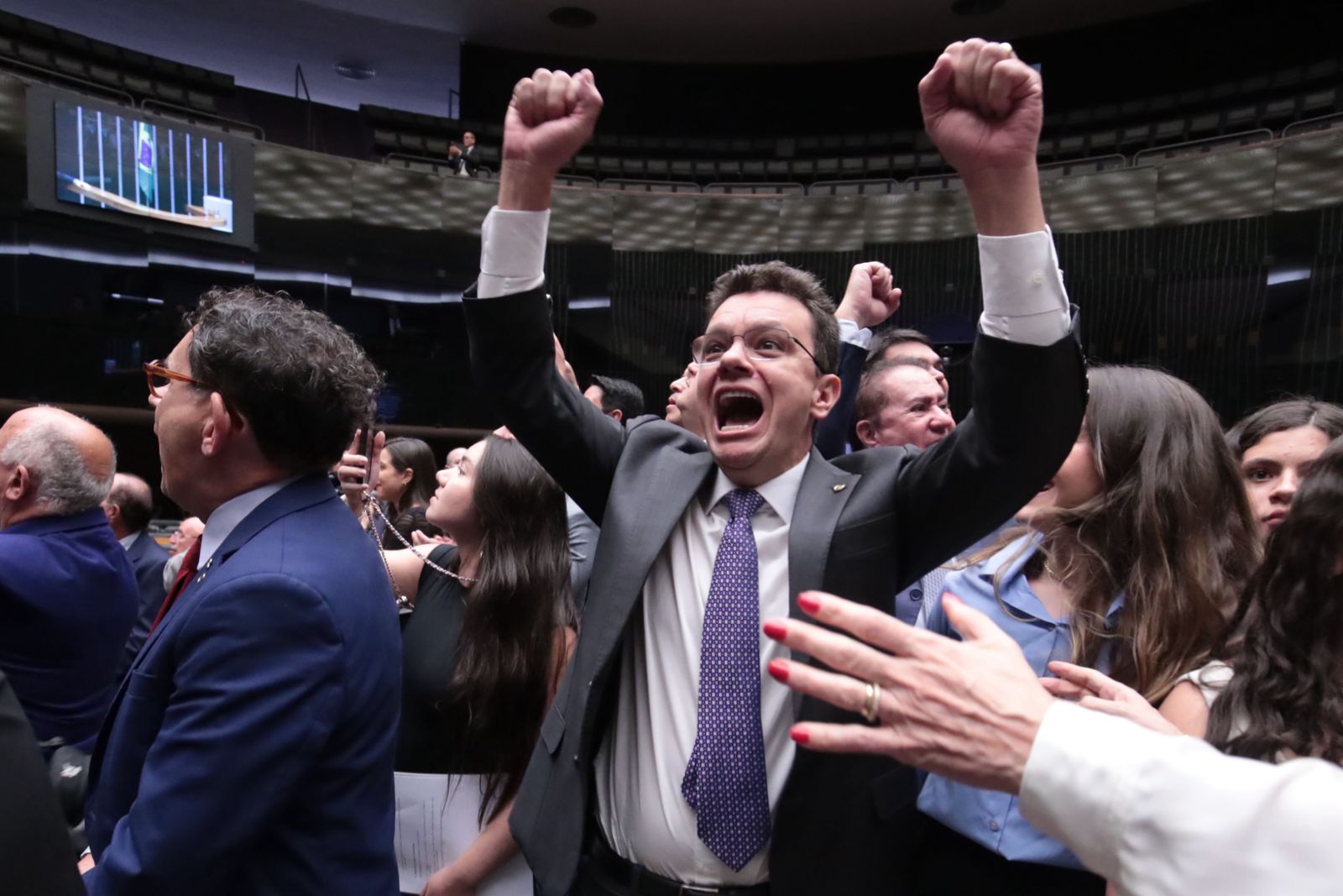 Deputado do PT é eleito com 303 votos para vaga de ministro do TCU