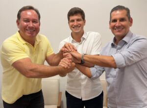 João Campos amplia base com novos apoios no Sertão de Pernambuco